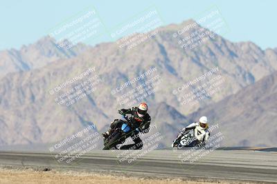 media/Dec-01-2025-Moto Forza (Mon) [[2daa91e15f]]/3-Beginner Group/Session 4 Turn 9/